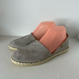 Verbenas Espadrilles Flats Carmen Perla Size US 8
Also available in size 9